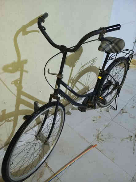 باسكل للبيع حجم 26 بي الوياله عوج شويه وشويه يرادله تعديل السعر 30 الف العنوان شهربان حي الجهاد الرقم ***********
