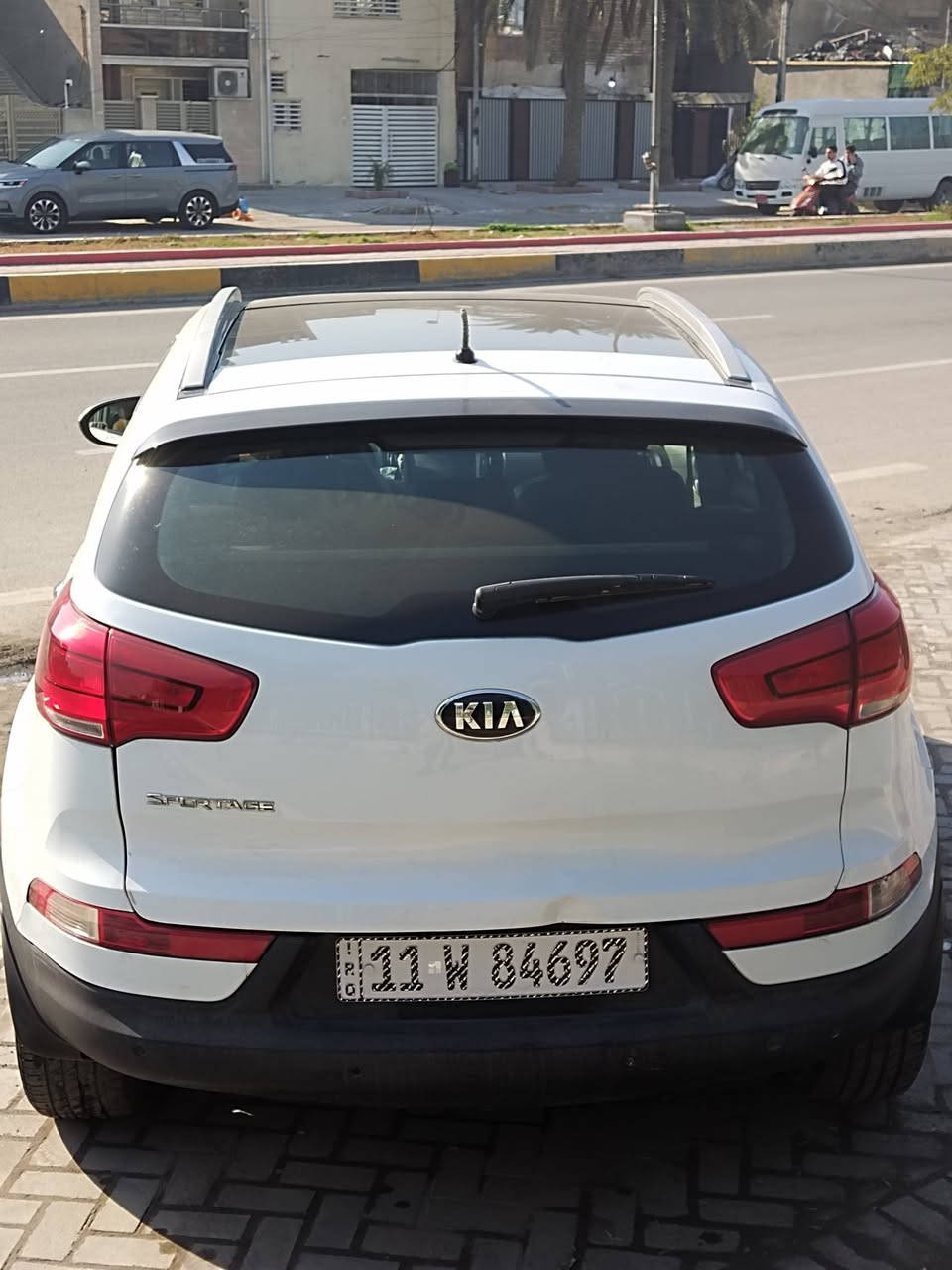 ​🚗 للبيع: كيا سبورتج 2015 (خليجي) 🚗
مصبوغة حزام.
​الضرر: طخة في الجاملغ الأمامي الأيسر + تعمير في التكمة الأمامية اليسرى.
​✅ المواصفات :
​المحرك: 2400 دوش (DOHC)
 بانوراما. تحكمات ستيرن، مري شفط، شاشة لمس، تبريد ثلج، تخم تاير جديد.رقم بغداد  بأسمي تحويل مباشر 
​💰 السعر:
​السعر: 135 (وبيها مجال).
​المكان: بغداد - منطقة الشعب.
​📞 للتواصل والاستفسار: ***********
