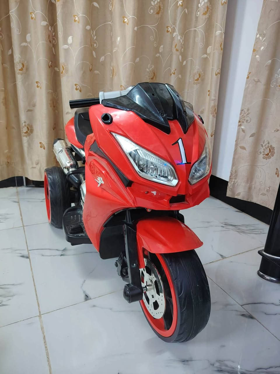 ماطور شحن أطفال
كهربائيات كامله شغال
السعر 60


**إذا كنت صاحب هذا الإعلان وتريد حذفه لأي سبب، رجاءا أرسل رسالة إلى الدعم الفني**