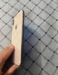 ايفون اكس ماكس شخط مابي بلادي وتر بروف ممفتوح ذاكره 256وبطاريه 73بلادي...