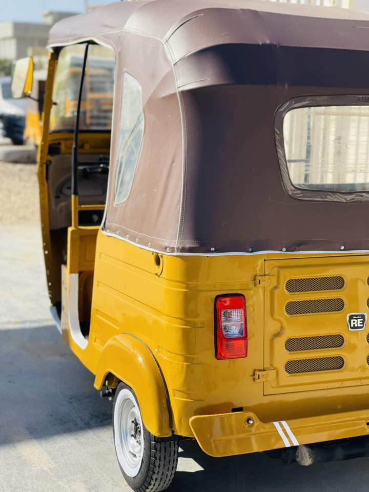 للبيع موديل 19 شهر التاسع اوراق اصولي معه الوصل ب اسمي مصبوغه عام شوفت عينك تخبل وعلي بيها مكينه ستندر تخبل ترايها وين ماتريد لا تنقيص ولا تبخير ولا اكسل كاملة مكملة من كل النواحي السعر 4900 وبيها مجال العنوان بابل الحمزة الغربي 

الرقم ***********
