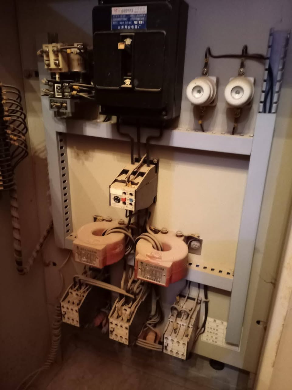 بوردات عدد 2 السعر 900 الف ***********  بغداد الكاظميه
