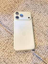 ايفون 17  برو ماكس الذاكره 256 GB البطاريه 100% الجهاز نظيف جداً اخو ا...