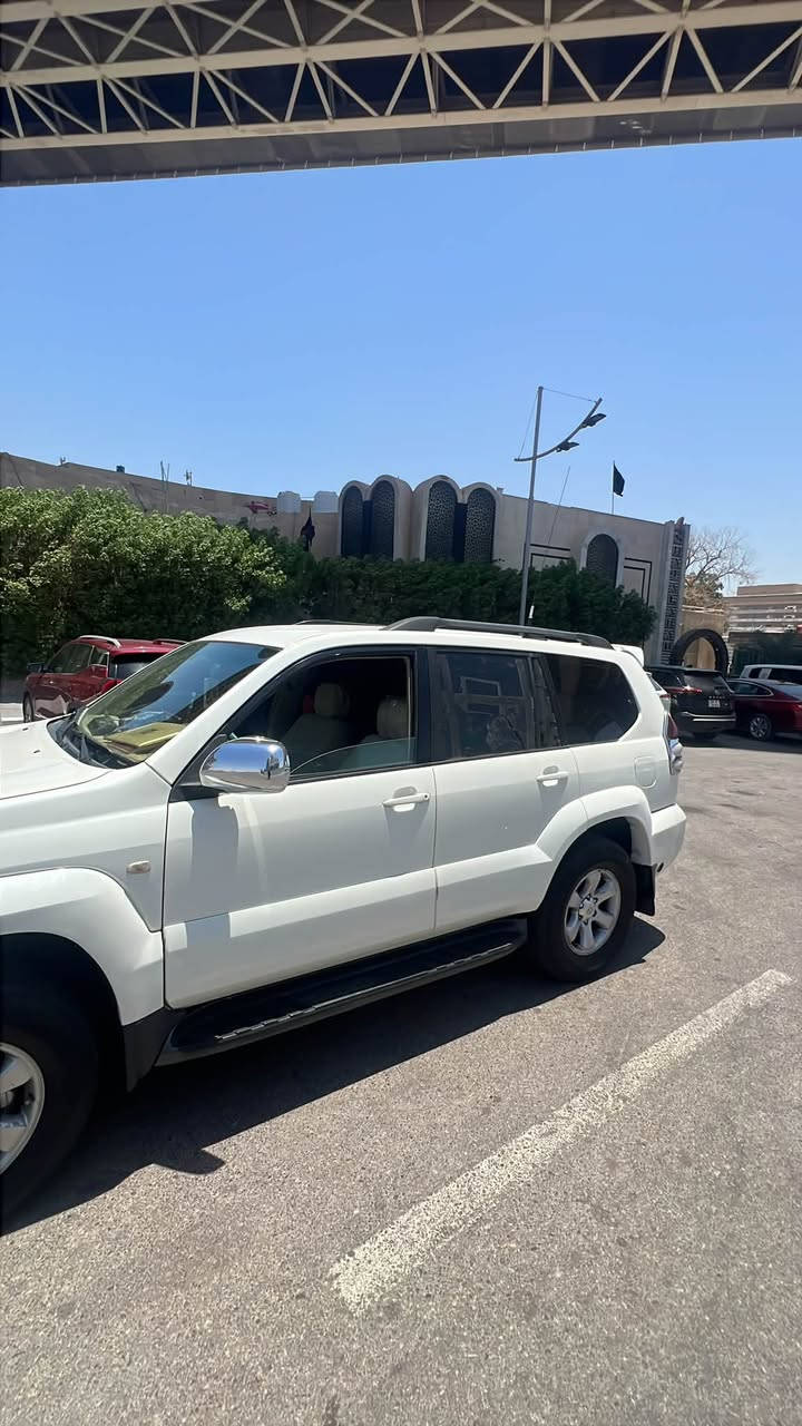 السلام عليكم
برادو للبيع 
رقم بصرة عندي وكالة احولك
موديل 2003
بيها قطع صبغ
كير ومحرك خير من الله. على الفحص
تبريد 
تخم تايرات 
حدادية 
كهربائيات كلها شغالة 
وضفيرة جديدة 
ونوزلات مسطرة جديدة
حماوة انساها 
گفر سبير خلفي مال شكل جديد
ودرگه الستيرن مال شكد جديد
شاشة مال لكزس
دوشمة جلد اصلية 
وارضية جديدة 
لايت ناصي اصفر عالي زنون
باتري جديد بعدة بالضمان
سلف جديد
عينة الدشبول جديدة 
وكل شيء بدلتة اصلي 
طوافة البانزين تخربط
وسيارة بيها مشكلة بالتشغيل مره مرتين يلا تشتغل  ماعرف شنو السبب فحصتهه طلع عندي حساس كام شفت
سيارة مرتبة ونضيفة 
السعر ١٢٥
مكاني بصرة 
رقم الهاتف
***********

رقم الواتساب 
***********
