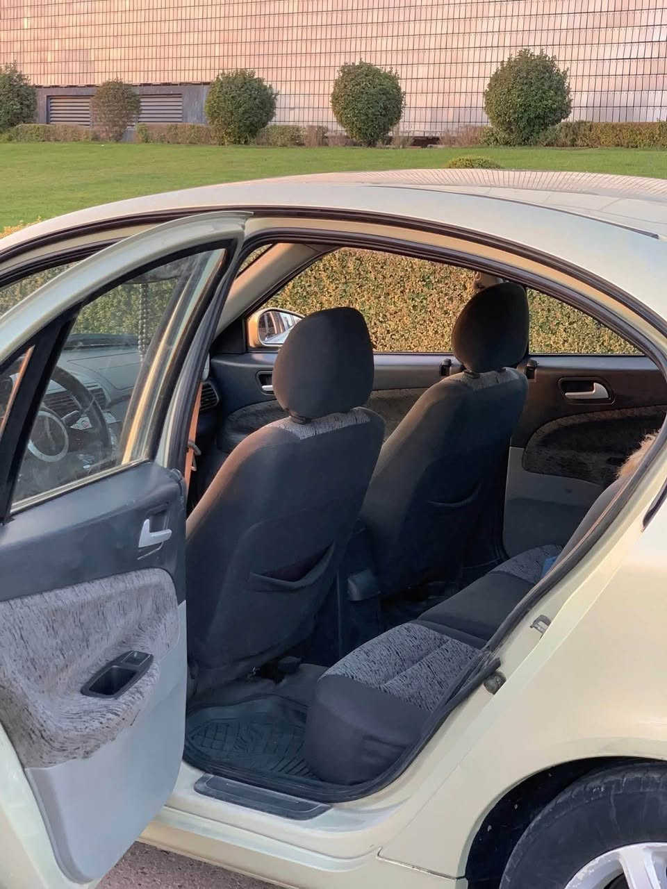 ئادمین❤❤

پڕۆتۆن ئۆتۆماتیک 2009 

سەنەوی تازەیە بە شەرتی گێڕ و مەکینە

تەبرید و تەقە و رەقە بەشەرت

چوار جام کارەبا 

دوو پارچەی بۆیاخە و کاڵبوونەوەشی هەیە

سەیارەکە هەموو گیانی بە شەرت 

62 گەڵا و معامەلە 

شوێن سلێمانی     *********** السليمانية, العراق
