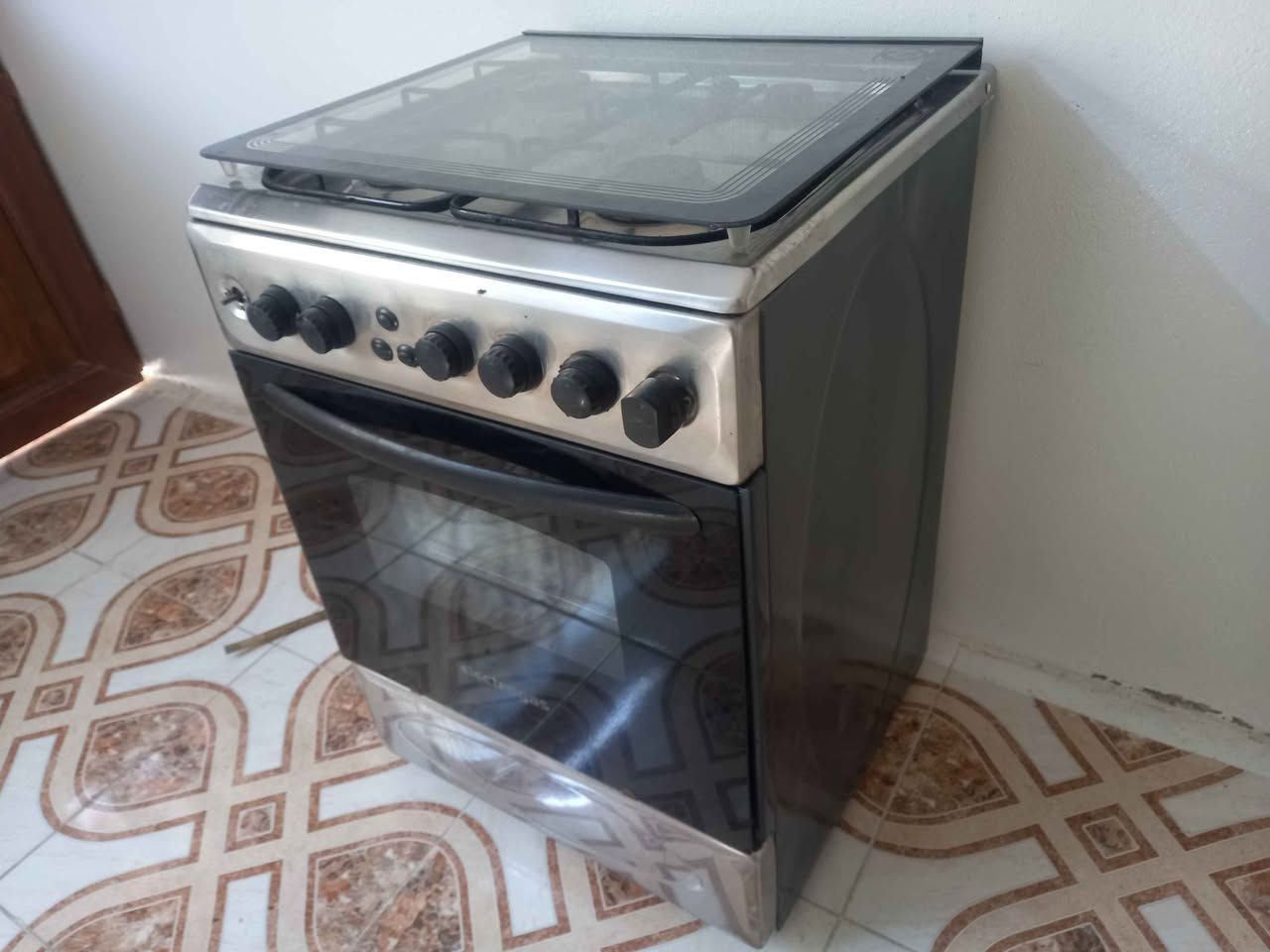 طباخ تركي للبيع شرط الشغل السعر ٧٠ ألف العنوان موصل حي الصدام بعد السيطرة عالشارع العام طريق بعشيقه *********** *********** يوجد توصيل داخل الموصل أجره عالمشتري موصل, نينوى
