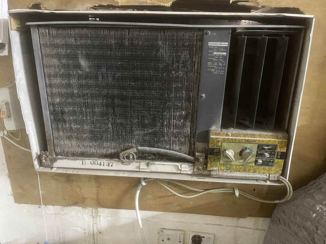 السلام عليكم مكيف جنرال الباب الاول شغال ميه بالميه ونظيف حيل شباكه جديده زلغ مابي
السعر 250 وبي مجال
***********
مكاني الدوره ابو دشير
