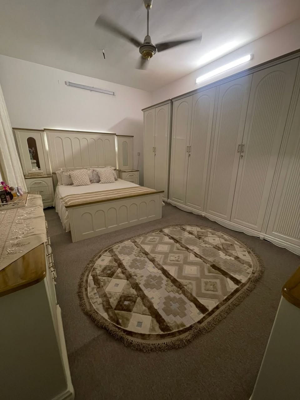 السلام عليكم
غرفه تفصال عراقي ضخمه 
مثل ما واضح بالصور 
اخذتههه قبل شهر 
سبب البيع بسبب صغر المكان 
السعر ع الخاص


**إذا كنت صاحب هذا الإعلان وتريد حذفه لأي سبب، رجاءا أرسل رسالة إلى الدعم الفني**