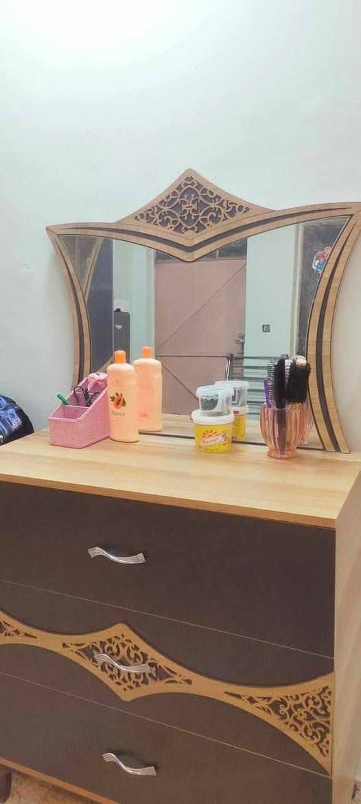 غرفه تركي نضيفه جدا مابيه ي ضرار  5 قطع  ب300 وبيه مجال. مكان بغداد الجديده


**إذا كنت صاحب هذا الإعلان وتريد حذفه لأي سبب، رجاءا أرسل رسالة إلى الدعم الفني**