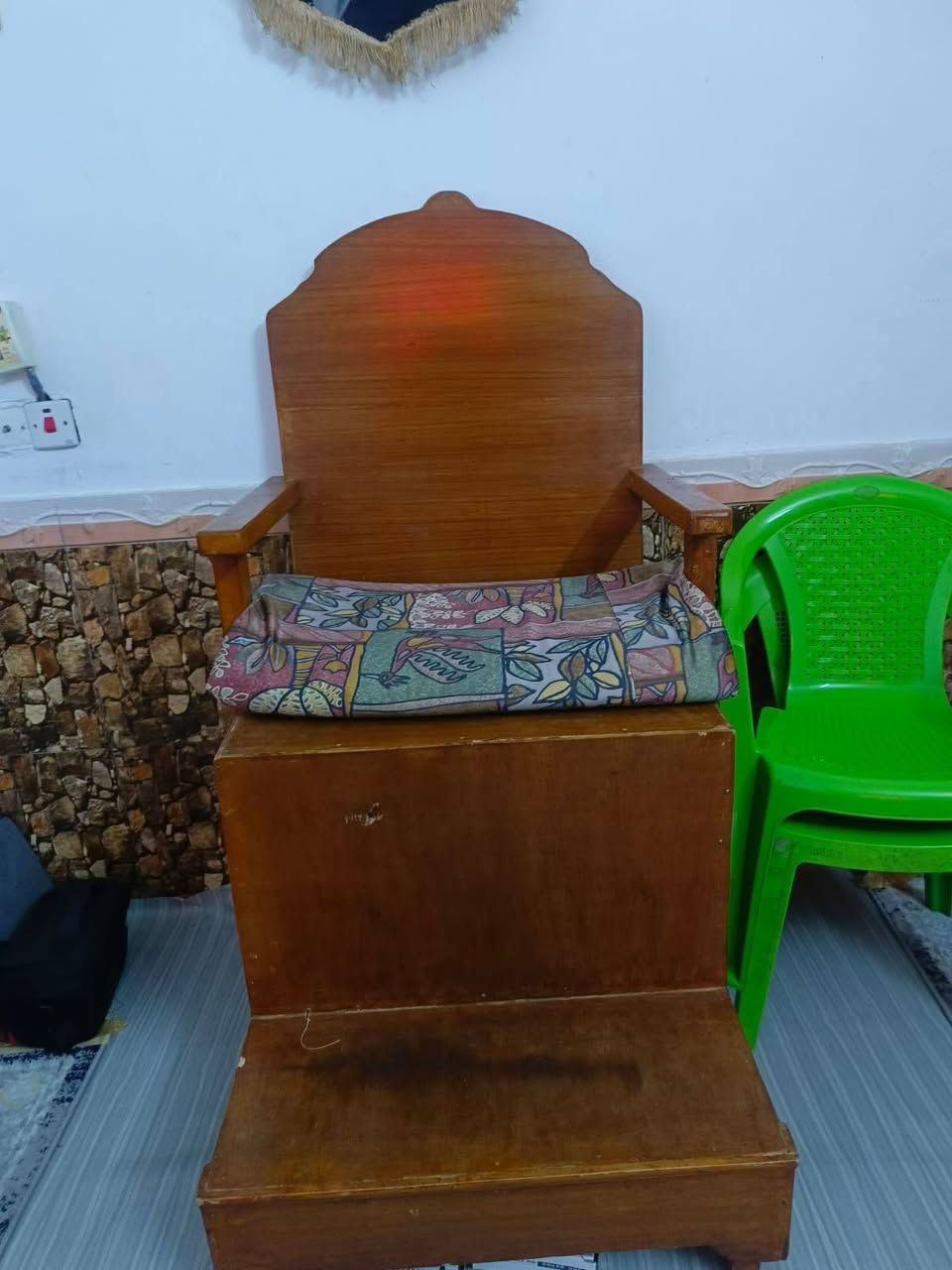 سلام عليكم ورحمة الله وبركاته
إخواني خدمة الحسين (ع) 
موجود منبر للبيع بسعر مناسبة جداً 
 ( 75 ) ألف فقط مكاني البصرة حي الحسين لا يوجد عندي توصيل 
للاستفسار ***********
