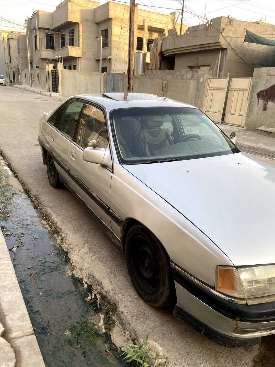 للبيع اوميكا حجم20 كير محرك شرط مصبوغ عام للجماليه فقط بدون حادث سياره شرط ماتصرف عليها دينار وترايك وين ماتريد كلشي شغال حتئ قفل مال الاكسل يشتغل سياره بسمي تريد وكاله تريد تحويل طخم امامي وخلفي جديد واقتصاديه بل بانزين 40لتر يمشيك400كيلو سعر 40 وبيها مجال
***********
***********
ملاحظه هاي الدهن الي جوه السيار مو مالها مكاني موصل
