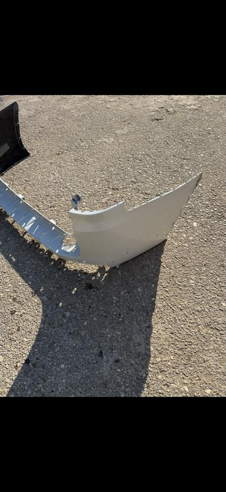 دعاميه خلفيه لاندكروزر 2023 مكفوله من الكسر والصبغ للبيع الاتصال ***********
