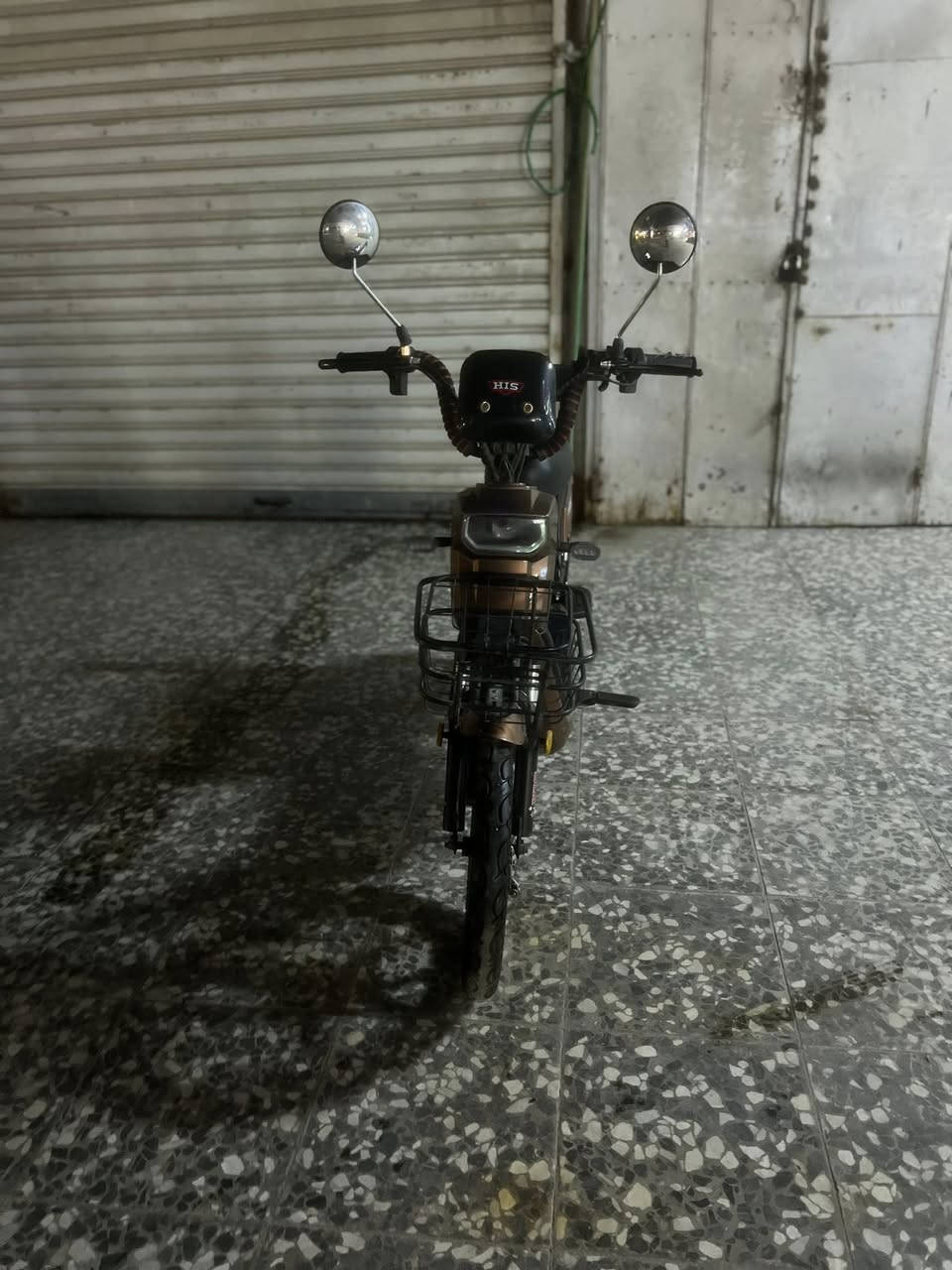 السلام عليكم 
دراجه شحن موديل 2023
حجم20 الدراجه نضيفه وممبدل شي بيهة وما بيهة عطل تمشي طبيعي بعدهة على حالت المحل ومواصفاتهة معروفه 
السعر 400الف وبيهة مجال قليل 
 الرقم ***********
