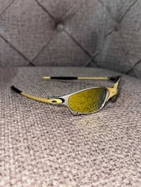 نضارة بولاريز • معدن تيتانيوم • صناعة امريكية