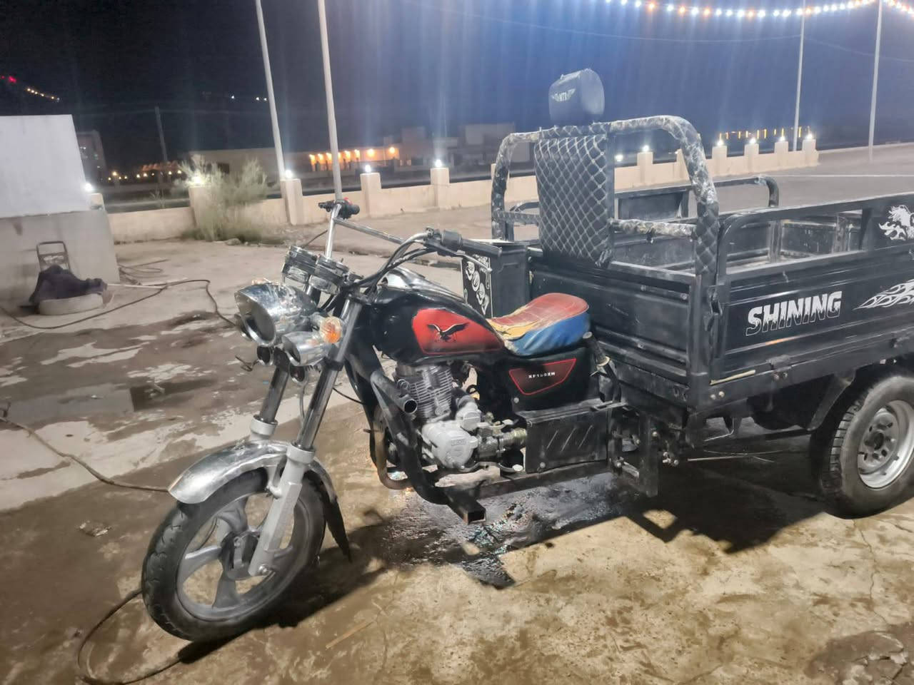 السلام عليكم ستوته موجود 21 كهربائيات كلها شغاله محرك نظيف سعر مليون بيها مجال شيء قليل هو ابو 900 لا تطبلين الرقم*********** المكان بيجي
