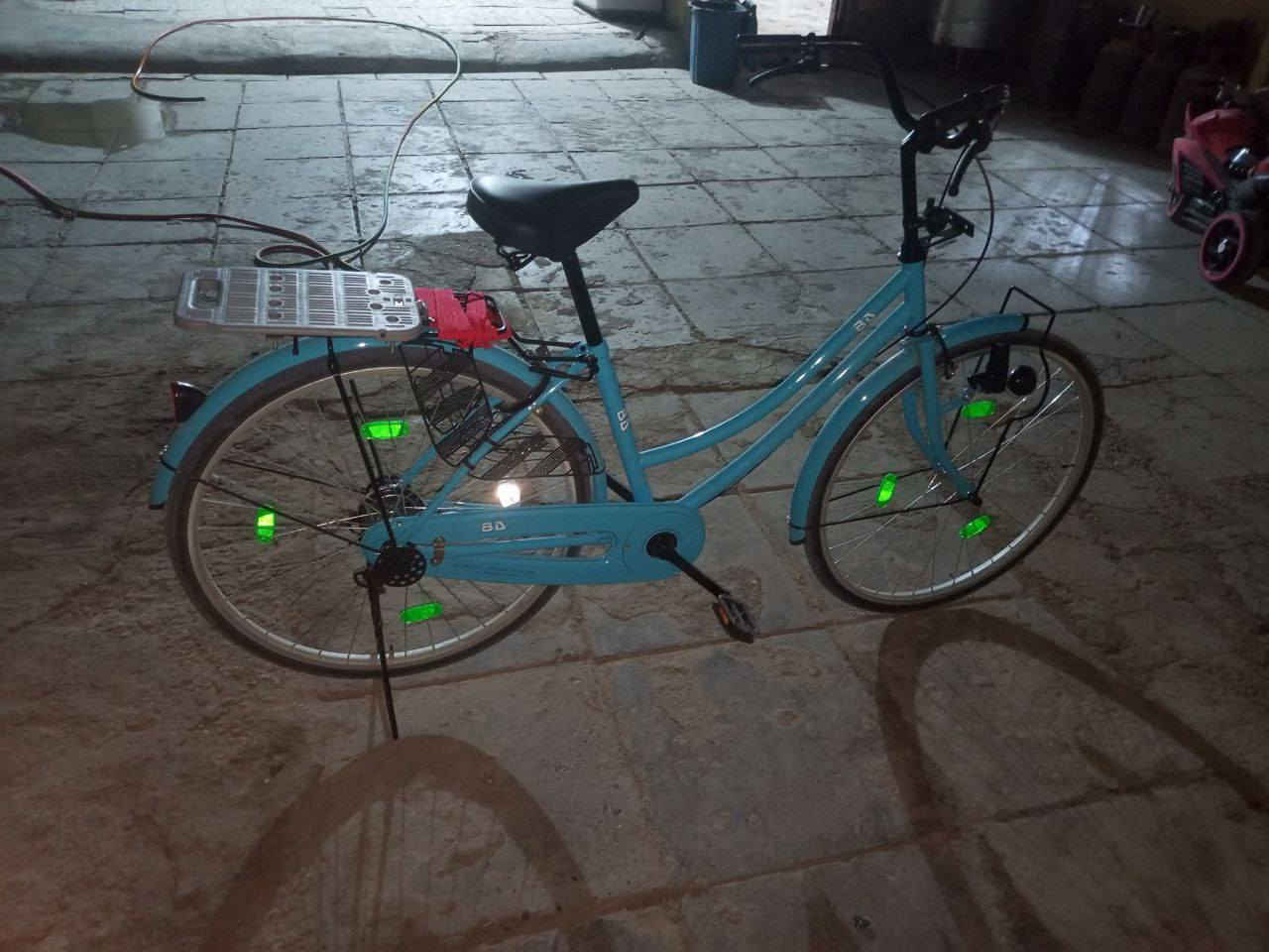 سلام عليكم باسكل للبيع فول نضافه سالي 5 ايام من نزلته من علي الكصيري شخط ما بي شركة بيدي لون مميز اخضر  مديل 2022 شراي خاص او نتصال على رقم*********** مكان بابل القاسم  يم مصرف الرافدين
