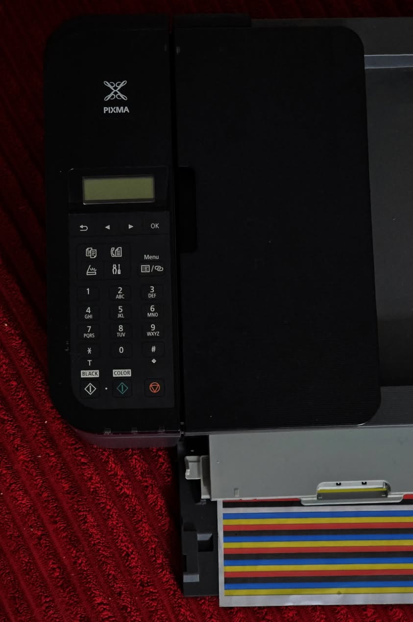 طابعة كانون PIxma
TR4645
استخدام قليل جدا 
طابعة نظيفة استخدام منزلي 
سعر مناسب جدآ 
الطابعة شغالة ونظيفة جدآ 
التواصل على الرقم 
***********
