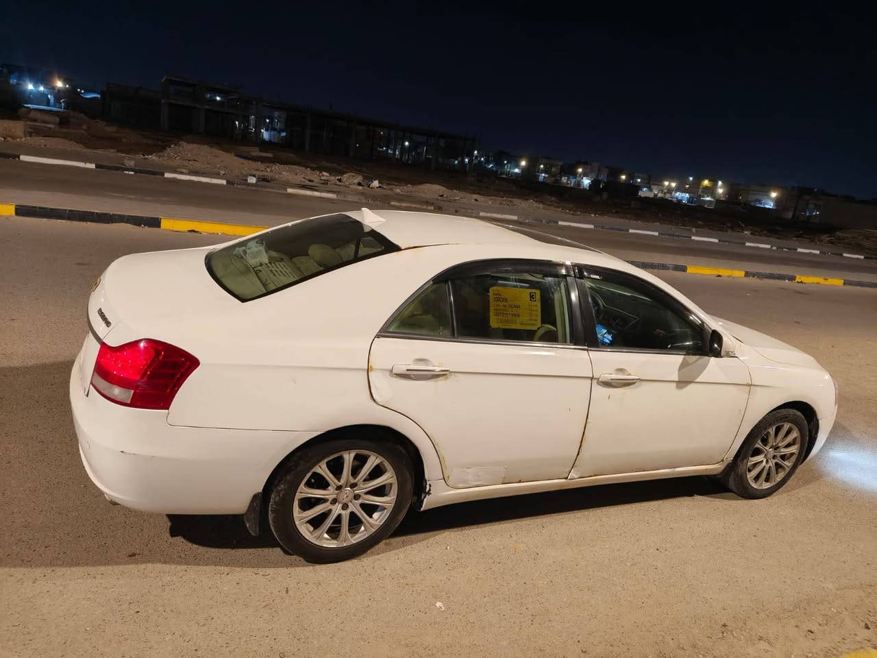 السلام عليكم من رخصة الادمن سيارة امكراند 13بسمي محرك مستبوشي للبيع السعر 60الاتصال ***********
