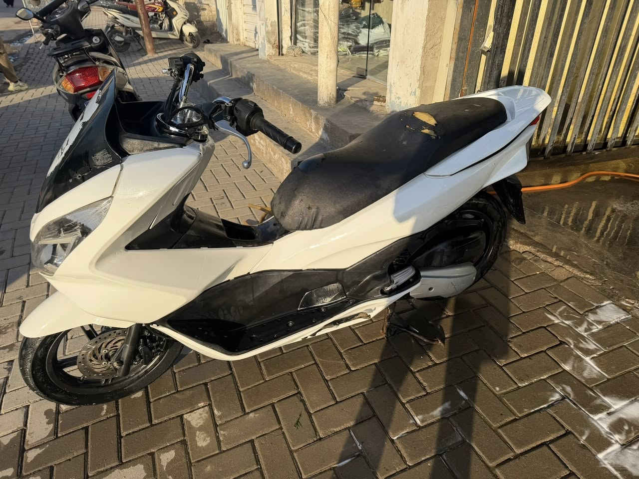 بيسي. اكس مكفوله كفاله عامه.
حساس ازدحام 

حساس ستان 

 

المكان بغداد الشعب السعر. 13$ وبيه مجال

***********
