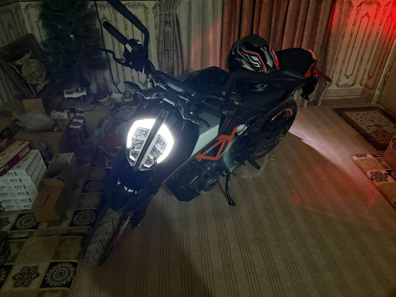 KTM جديدة بحالة الوكالة امس طلعت من الوكيل دراجة ستوك محرك 390 رايدها ب40 ورقة بيها مجال شط العرب, البصرة


**إذا كنت صاحب هذا الإعلان وتريد حذفه لأي سبب، رجاءا أرسل رسالة إلى الدعم الفني**