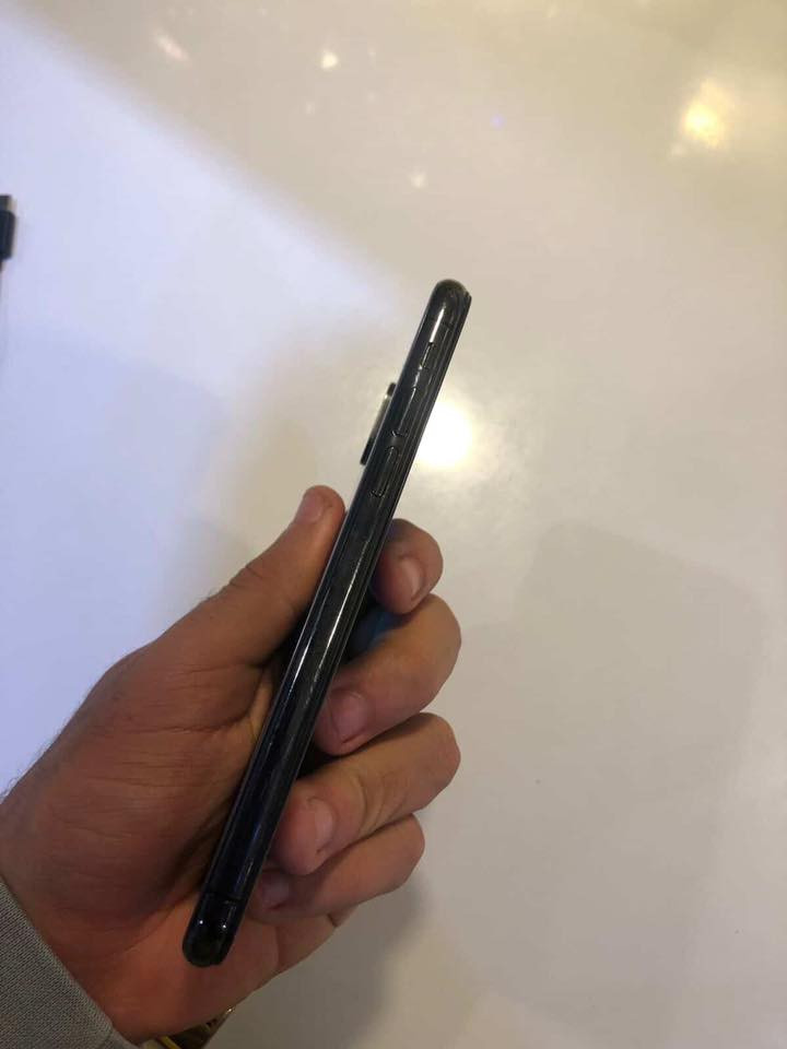 متاح ايفون x عادي ذاكره 256 جهاز حيل نضيف و مرتب مستبدل شاشة فقط مكاني تكريت حي الجمعيه 
رقم الهاتف ***********
السعر (115) وبيه مجال
