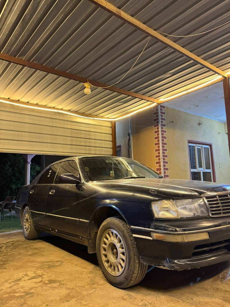 السلام عليكم بطه للبيع محرك بي صوت كير فول صدر نص عمر تايرات جدد والباقي شوف العين الشراي يتصل ***********
