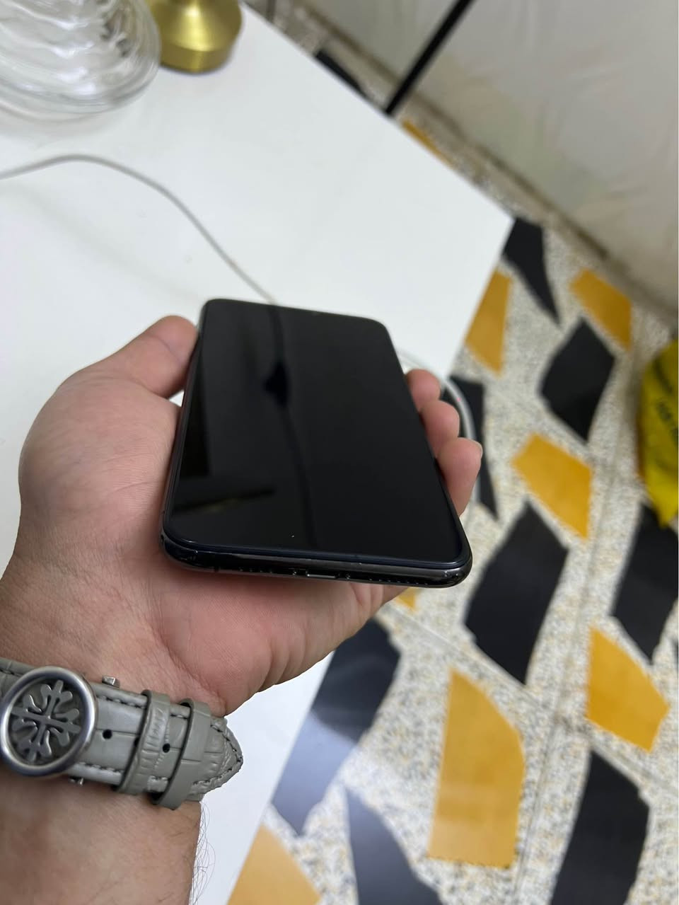 سلام عليكم ١١ برو ماكس للبيع جهاز كلش نضيف شخط مابي مبدل شاشه وبطارية ذاكره ٢٥٦ تجي من البيت تاخذه مكاني شعب سعره ٢٥٠ وبي مجال قليل *********** بغداد, العراق
