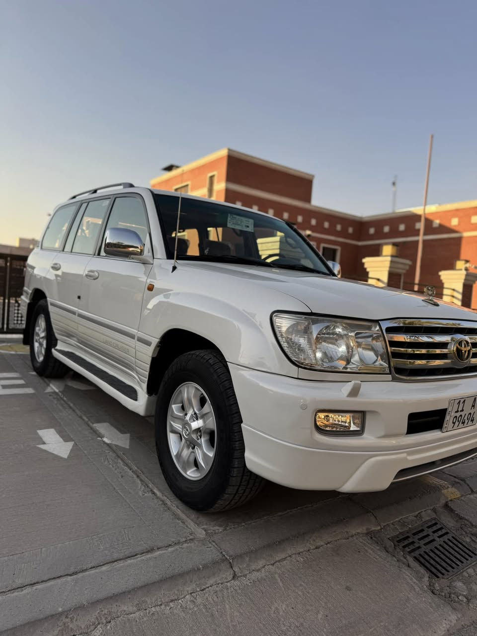 السلام عليكم لاندكروز 2007 GXR LlMTED
خليجي بريم أصل فول 1/1 استخدام شخصي من الوكاله 
مكينه كير كفاله عامه وضع الشركه ماشيه 170 حقيقي ع 
صبغ بابتين ع كد شخط فقط بدون دواخل بدون فتح
فحص محرك 4500 دبل تانكي 
فتحه كشن كهرباء 7 راكب
 فور ويل دفلوك
داخل صاج زراك لايت
أريل كهرباء هوك خلفي بلادي
ثلاجه 3 قطع تبريد مرايه داخليه ليزريه
بغداد الرصافه 
***********
