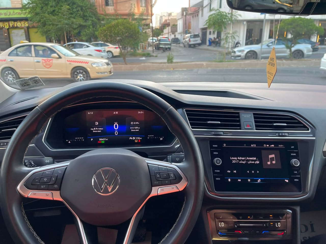 Vw tiguan 7 موديل   23راكب
رادار امامي و خلفي 

رادار خط الشارع  

شاشه كبير لمس 

كشنات جلد و تدفئه و كهربائيه

٧ راكب  

بجم كبس 

صبغ اربعه ابواب  

سيارة بس ما بيه فتحة باقي كل شيء بيها 

ماشيه٣٢ الف 

بدون مصروف 

رقم تلفون واتساب *********** 

بس بيها شبر تعديل بارد جاملغ امامي جهة سكن و سايق بش شبر 

سعر ١٧٣ بيها مجال بسيط …سيارة مرقم اربيل جاهز
