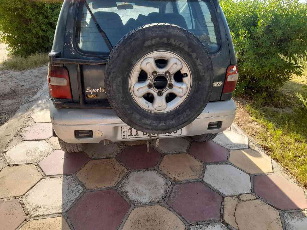 سبورتج بلاديه لون زيتوني غامق موديل ٩٥ رقم انكليزي سنويه حديثه لحد ٢٩ ...للإستفسار ع السعر *********** واتساب
