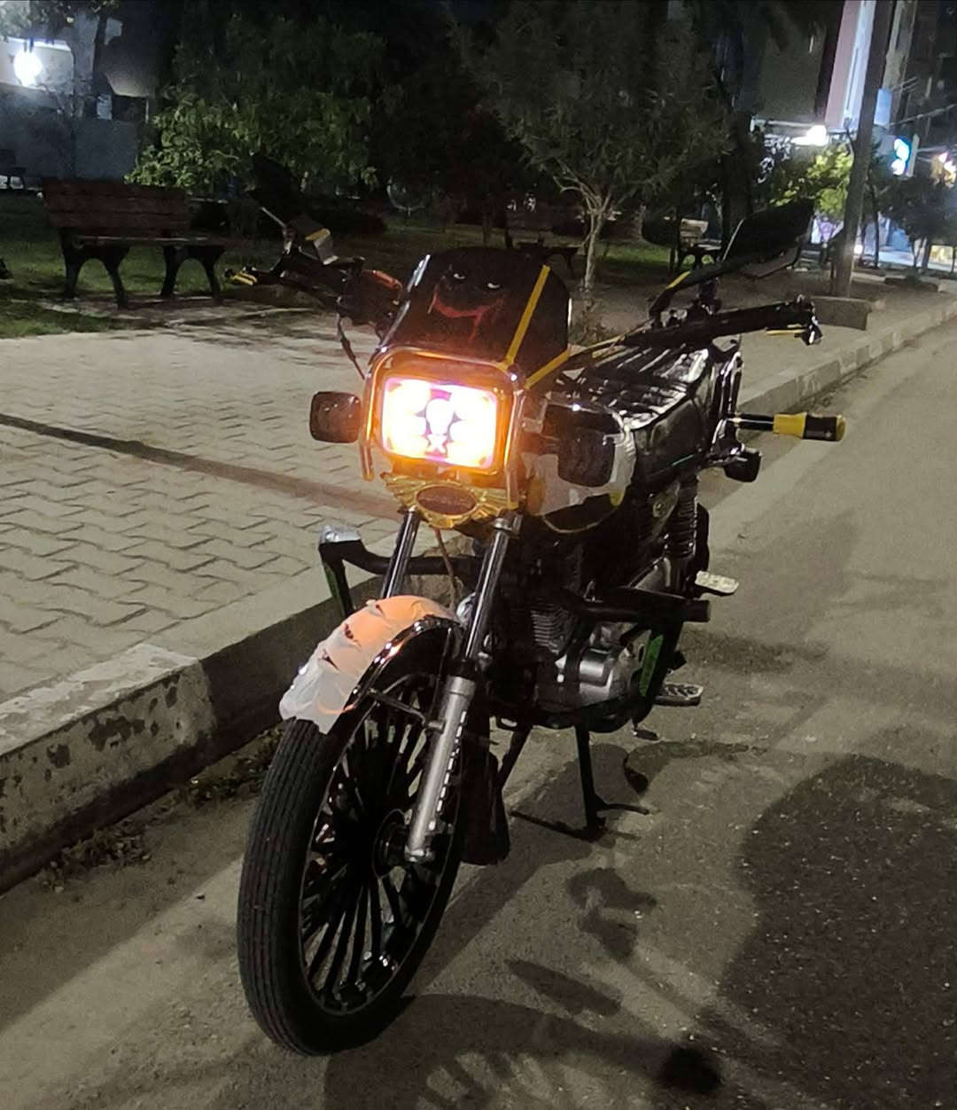 يالله سلام عليكم دراجه ايراني لل بيع لون اسود محرك 200cc دراجه خير من الله مجمبزه عل اخير نضافه فول صارله شهر من مشدود بعدهي زيرو سعر 950 وبي مجال قليل


**إذا كنت صاحب هذا الإعلان وتريد حذفه لأي سبب، رجاءا أرسل رسالة إلى الدعم الفني**