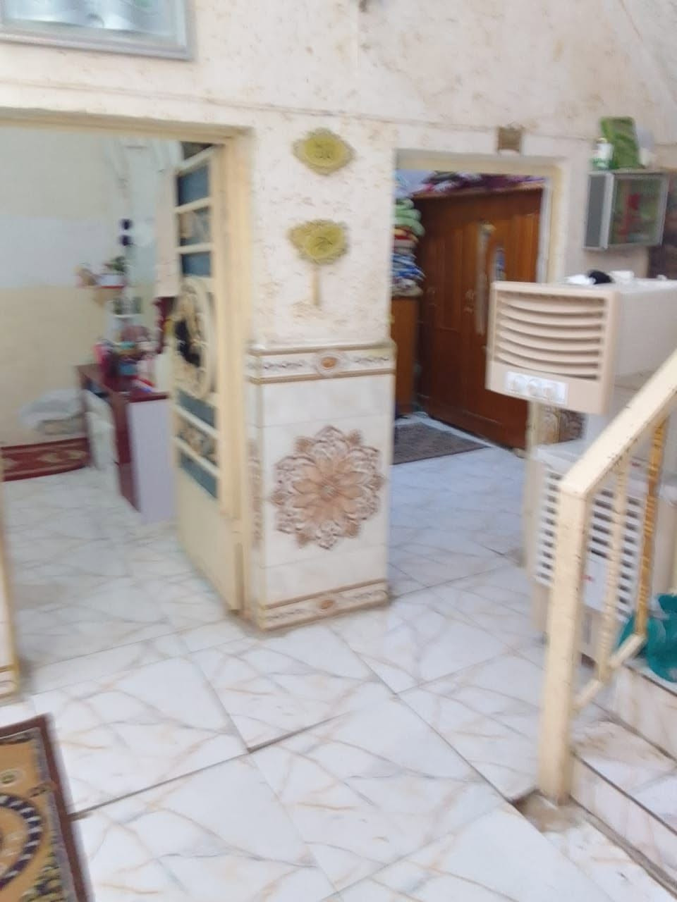 دار للبيع المساحه 100 متر دولان
يحتوي على غرفتين وصاله وستقبال ومطبخ وصحياة وحمام العنوان حي الوحده خلف مركزه شرطه حي الواحده مرجعة مكتب الكعبي للعقار *********** وتساب اتصال
