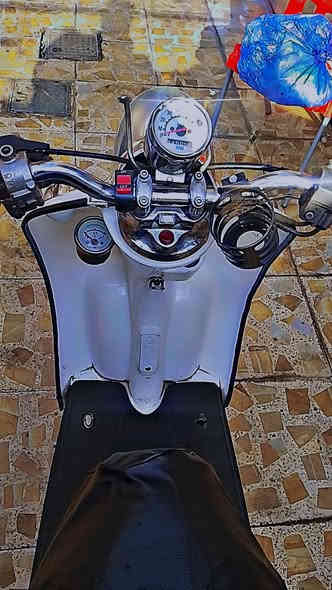 سلام عليكم ماطور عبد الحليم 
كامل شغال اي عيب مابي 
سلف كهربائيات كله شغال 
ماطور كلش نضيف
#السعر 300 وبي مجال حك الجيه 
***********
