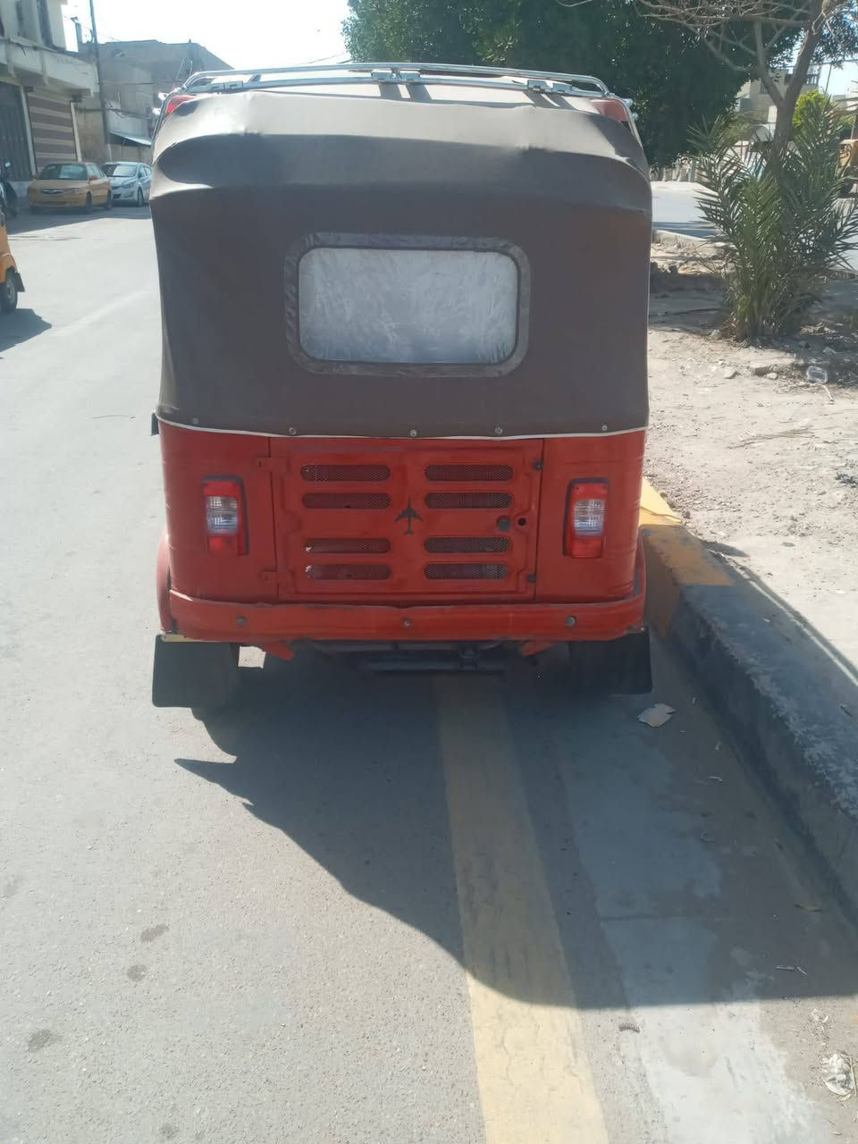 لبيع تكتك باجاج موديل 2018 دخوليه 19 تكتك بلاديه حلوة وجاهزة لشغل اوراق كامله السعر 4500 وبيها مجال العنوان بغداد  رقمي ***********
