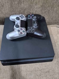 PS4 Slim 500GB • مهكر نظام 11 • 2 جوستك