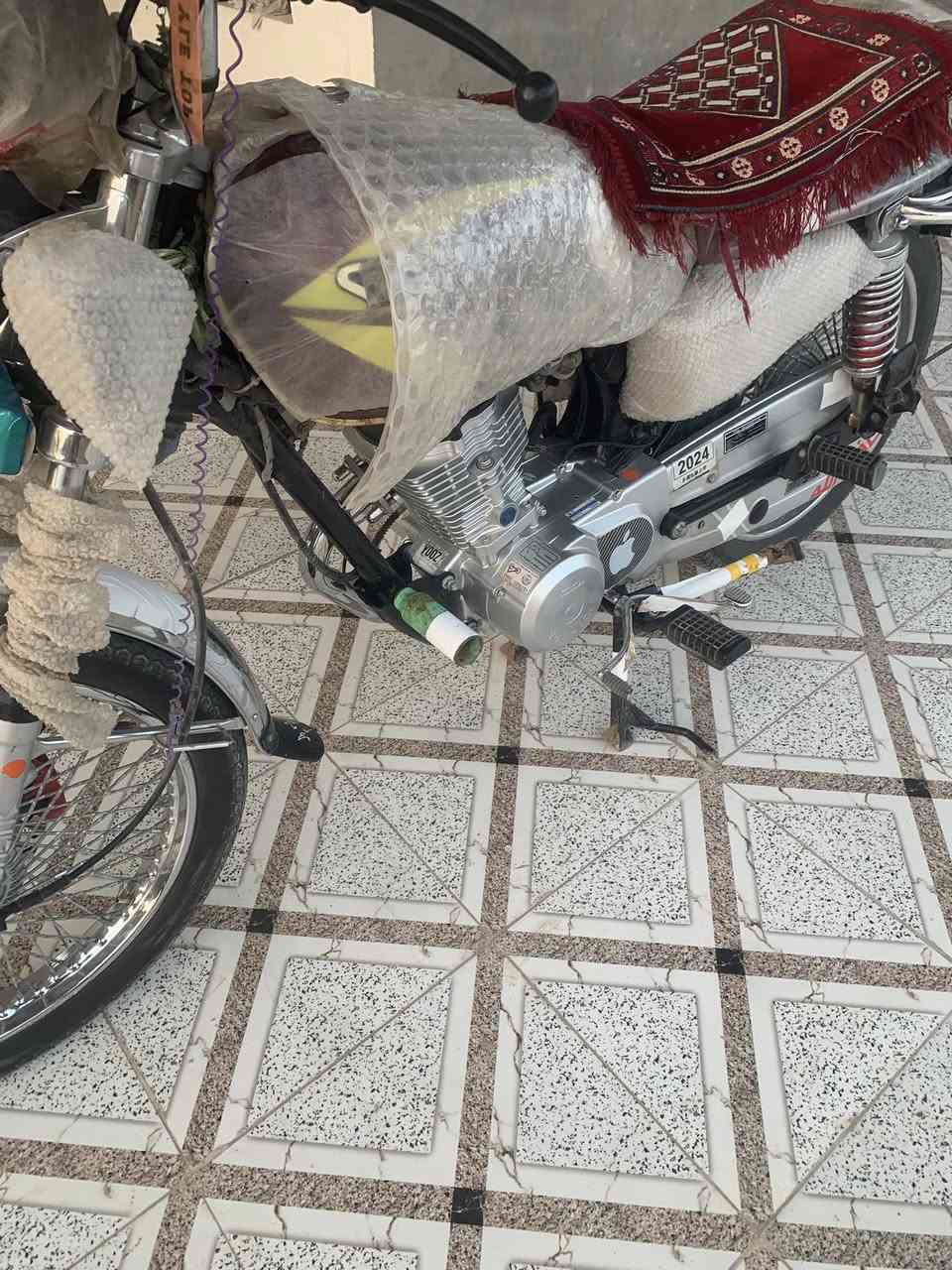 سلام عليكم دراجه للبيع تايكر ٢٠٢٣ اوراق اصولي داخله ب ٢٤ محرك مكفول كهربائية كله شغاله المكان واسط الزبيديه الرقم ***********
