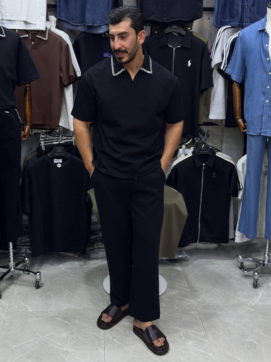 سوت 4 اللوان 
خامه قطن جوده عاليه 
M l xl xxl xxxl


**إذا كنت صاحب هذا الإعلان وتريد حذفه لأي سبب، رجاءا أرسل رسالة إلى الدعم الفني**
