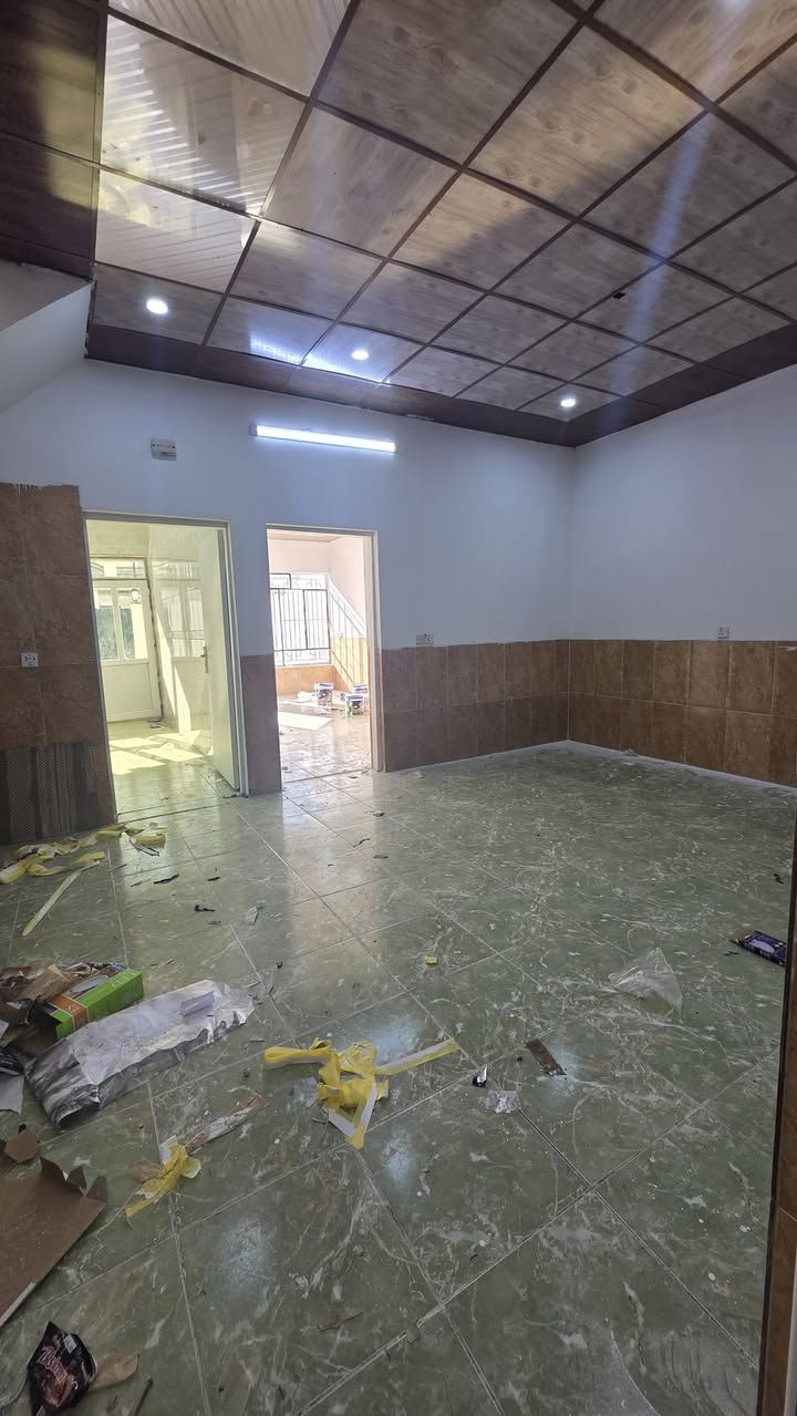 🏦#خانووی  پاک و خاوێن  لەموقیعی باش  بۆفرۆشتن 
🌍#شوێن || هەولێر گەڕەکی پێنجی حسارۆك قاطع هاوكاری                 #نزیک شەقامی کۆڕنیش
#لەسەر شەقامی 10مەتری                                                  🧱#ڕووبەری|| 125مەتر 
🗄#پێک هاتوەلە|| دیوەخان و  1 ژوری نوستن و مطبخ  و 1هۆل و 1حمام  بەیتونە   
💰#ڕووی قیبلەیە
📠#بۆ پەیوەندی کردن
📴فایبر واتساب ***********
📴فایبر واتساب 
ــــــــــــــــــــــــــــــــــــــــــــــــــــــــــــــــــــــ
🏦#بيت   طابو موقع ممیز  للبیع
 🌍#الموقع ||  اربیل حي خمسة حصاروك  قاطع هاوكاري                     #قریب من شارع کورنیش
#علی شارع 10متری                                                          🧱#المساحة ||  125متر 
🗄#یتکون بیت || استقبال  و غرفة نوم مطبخ و  صاله و حمام   بیتونە 
💰#اتجاە قیبلە
📠#للاستفسار اتصلوا ........
📴فایبر واتساب ***********
