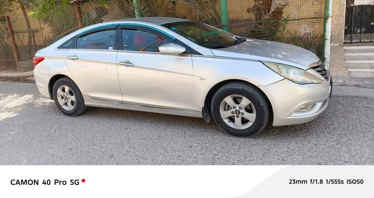 سلام عليكم من رخصت الادمن سوناتا موديل 2011 وارد كوري نص فول لون سلفري السنويه 2027 تنتهي السعر 95 وبيه مجال  باسمي بيه منضومه غاز السياره مامكفوله من الصبغ بيه ضربه بل جاملغ الخلفي الايسر  السياره جاهزه حداديه محرك مفتوح وشرط لا تبخير ولا تنغيص  كير توني شاده السياره خير من الله مكاني  بصره زبير غير متواجد على الفيس رقم الهاتف *********** الزبير, البصرة
