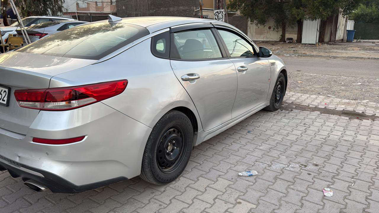 للبيع كيا اوبتيما موديل 2020
وارد امريكي قطعتين صبغ بنيد وجاملغ بدون دواخل 
بدون ايرباك
محرك 2400  
السياره جاهزه من كير مكينه حداديه تبريد كهربائيات تخم تاير 
المحرك عل البلاد مامفتوح برغي 
رقم اربيل 
تحويل وكاله السياره باسمي 
مكاني بغداد العامريه 
السعر  $ 130 $ وبيها مجال 
رقم الهاتف *********** بغداد, العراق
