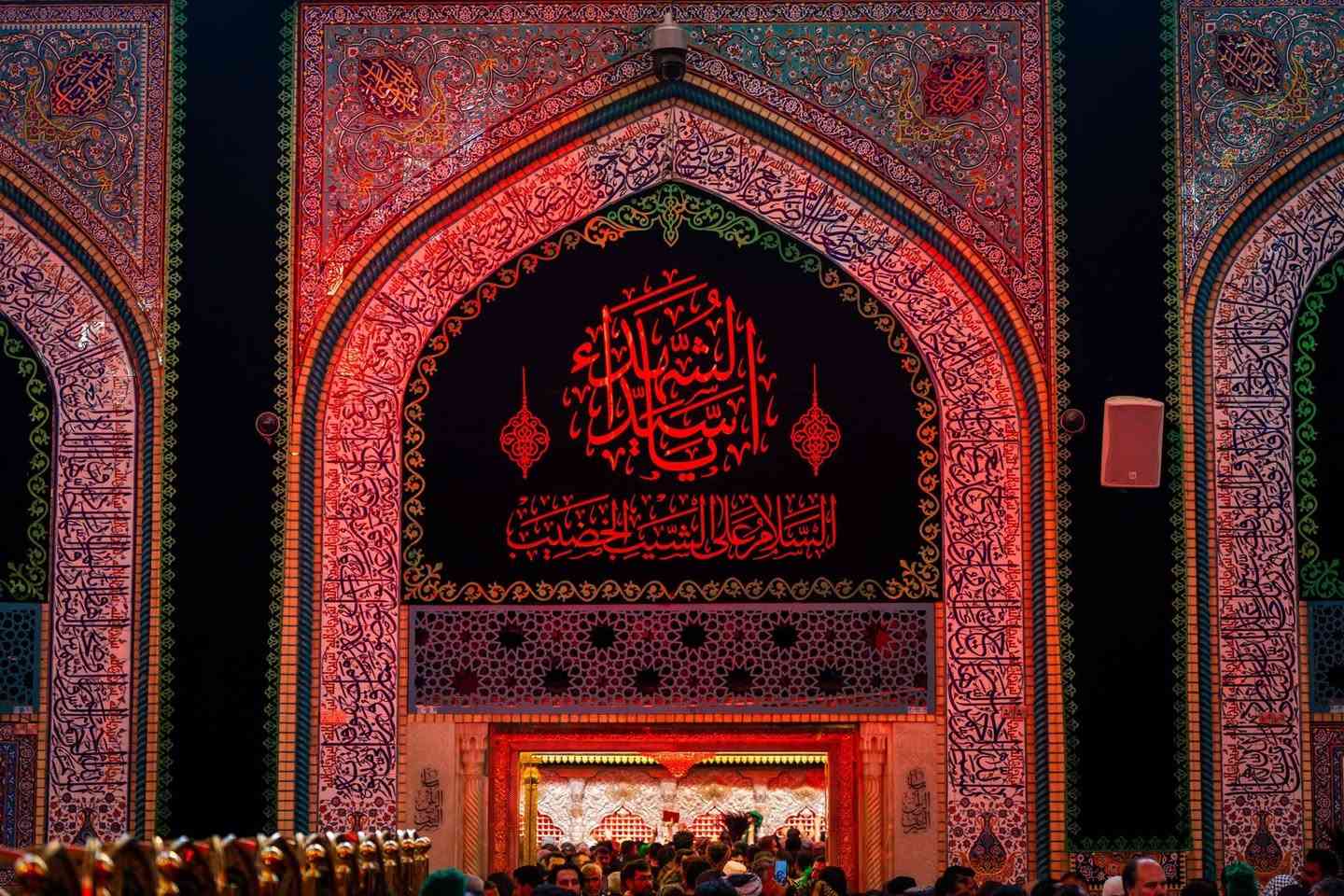 ﴿وَمَنْ يُعَظِّمْ شَعَائِرَ اللَّهِ فَإِنَّهَا مِنْ تَقْوَى الْقُلُوبِ﴾
إحياءً لذكرى استشهاد سيد الشهداء الإمام الحسين (عليه السلام).. وتجسيدًا لمعاني المواساة وتعظيم الشعائر الحسينية.. نُنوِّه إلى أهلنا الأعزاء

في حي الصحة شارع كوفي السلطان الشارع الوسطاني

بأنه سيتم، بعون الله تعالى.. توزيع هريسة مساء اليوم الخميس الساعه ٩ ليلا

نسأل الله تعالى أن يتقبّل هذا العمل خالصًا لوجهه الكريم.. وأن يجعله في ميزان الحسنات.. ويرزقنا وإياكم شفاعة أبي عبد الله الحسين (عليه السلام) والثبات على نهجه.
أهلًا
*********** ادزلك الموقع
