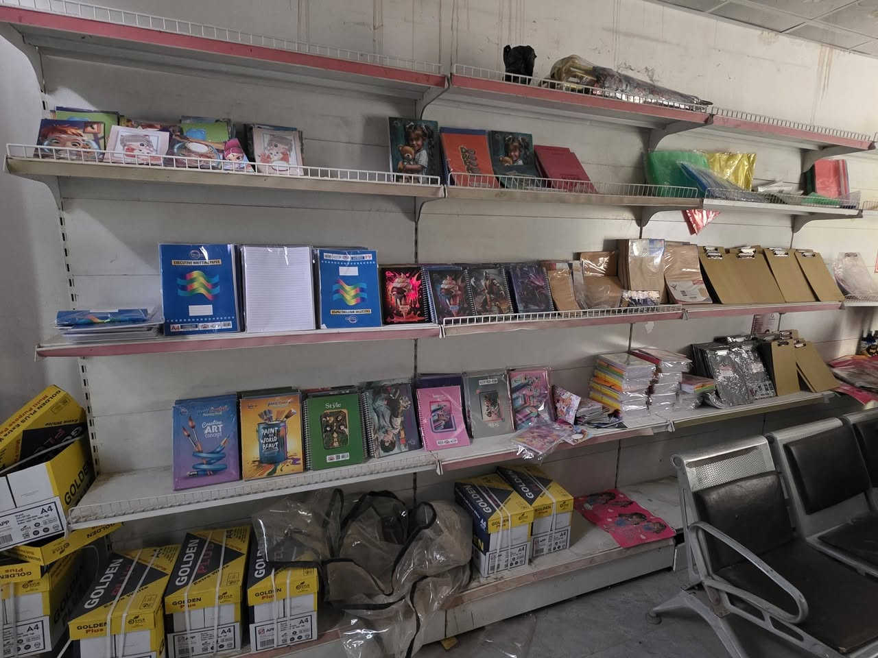 رفوف حديد سوبر ماركات
للبيع نظيفات مكاني بابل الشوملي 
السعر ١٥٠ الف 
***********
