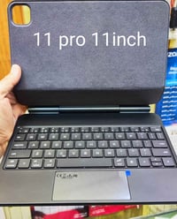 ماجك كيبورد ايباد ابل   11inch سعر 40 الف   13inch سعر 50 الف  للتواصل...