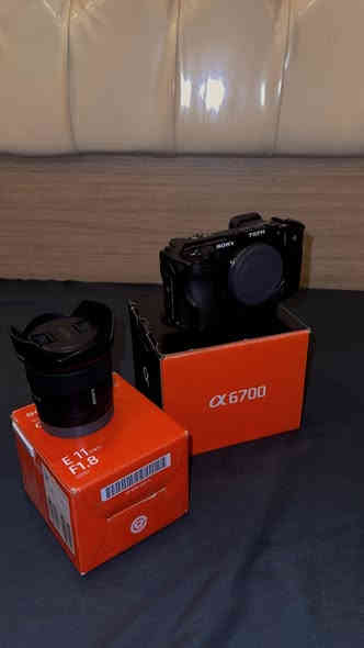 شلونكم شبابنه الطيبين 
كاميرا و عدسة للبيع استخدام شخصي 
Sony a6700  / عدسة Sony E11 mm
للتفاصيل يتفضل خاص وبعيوني
***********
