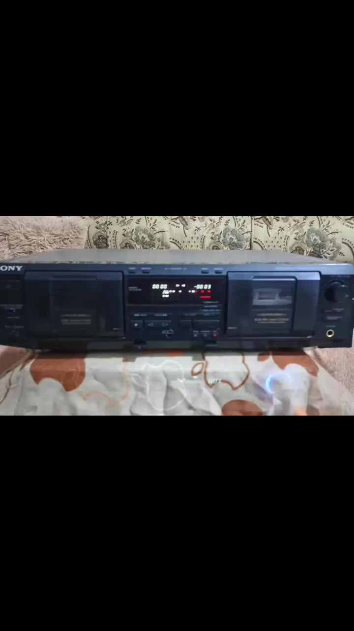 السلام عليكم .
دك مشغل دبل كاسيت ماركة سوني حجم لارج كهرباء ٢٢٠ فولت  ممتاز جدا بالشغل و صوته غاية في الوضوح…شغال بالكامل .
والاهم بالموضوع الجهاز بلادي و مضمون ان شاء الله ..والنظافة ممتازة .
السعر  ٦٠ الف نهائي اخوان وبدون احراج .
للاستفسار والمراسلة موجود خاص او 
*********** البصرة .موجود توصيل شركة .
