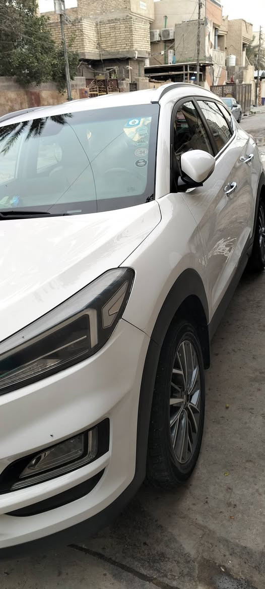 السلام عليكم #توكسان موديل 19
 وارد كوري 
ماشية 73
رقم بغداد باسمي 
بصمة
كشنات جلد
حساسات 
شاشة 
كاميرات 
مودات قيادة 
قطعتين تبريد
تحكمات ستيرن جهتين
مثبت سرعة 
ترحيب
وبعد بيهة المواصفات المعروفة
بيهة بنيد مبدل وطخة بسيطة بقبق الصندوق بدون دواخل  
السعر 185وبيهة مجال بسيط
للاستفسار ***********
