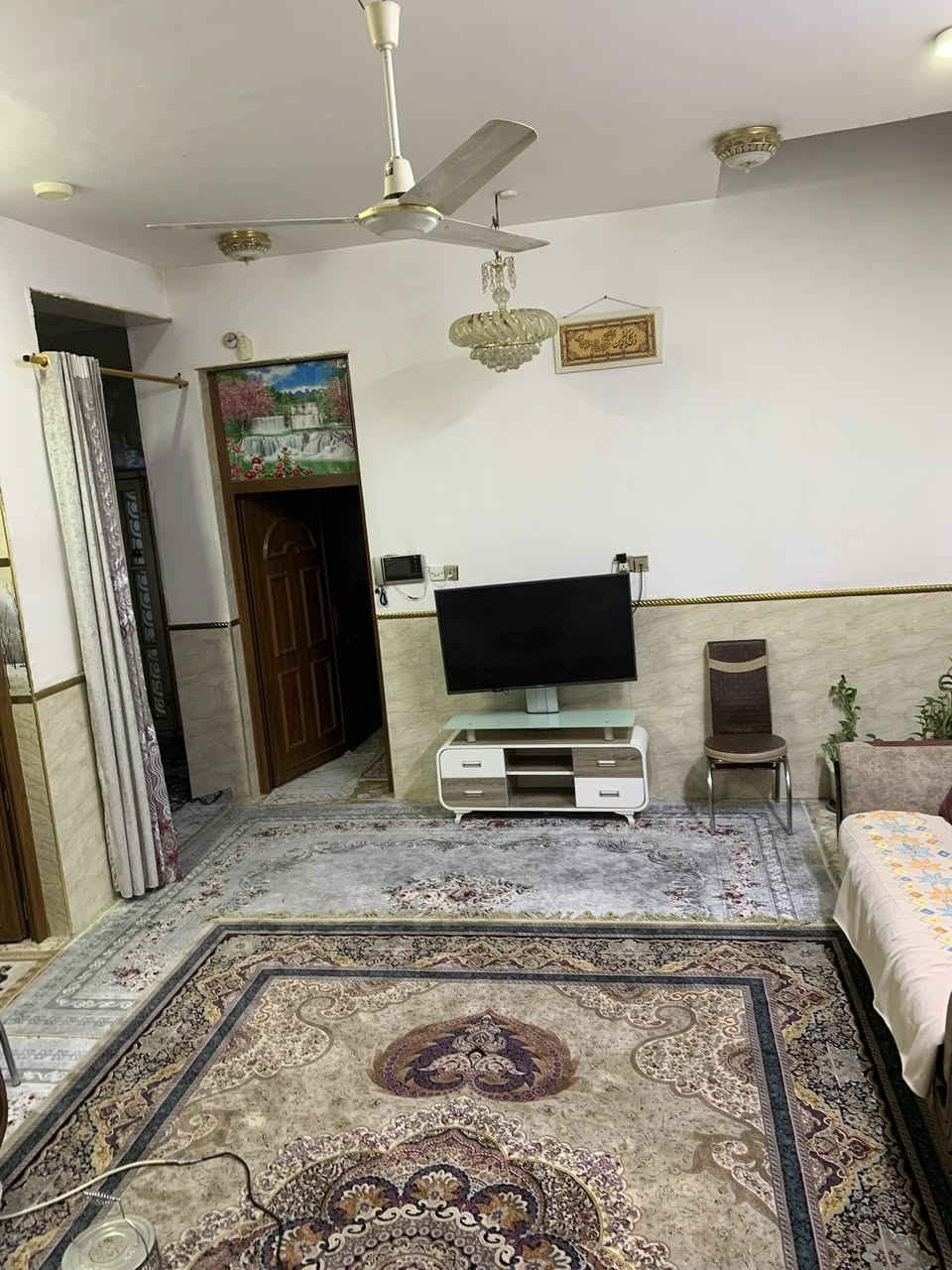 دار للبيع 
بلوك ١٢٨ دار ١٢ ركن مقابل حديقة موقع مميزا جدا قرب شارع كربلاء وقريب على السنتر
250م 
يحتوي على مشتمل بناء درجة اوالى  صب كونكريت طابوك نهروان 110م معزوال 
البيت الثاني
يحتوي على ٤ غرف نوم + مطبخ حار 
مصبوغ بلاستك
منظومة مياة درجة اوالى
السطح مسقوف سندويج 
الفواصل الصب تم معالجتها بمادة تمنع التسريب مياه الامطار
الاستفسار ***********
