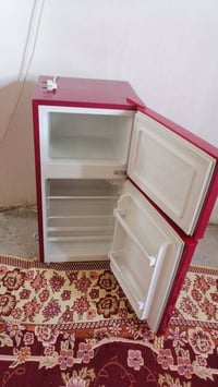 ثلاجة • ٨٥سم • استعمال قليل