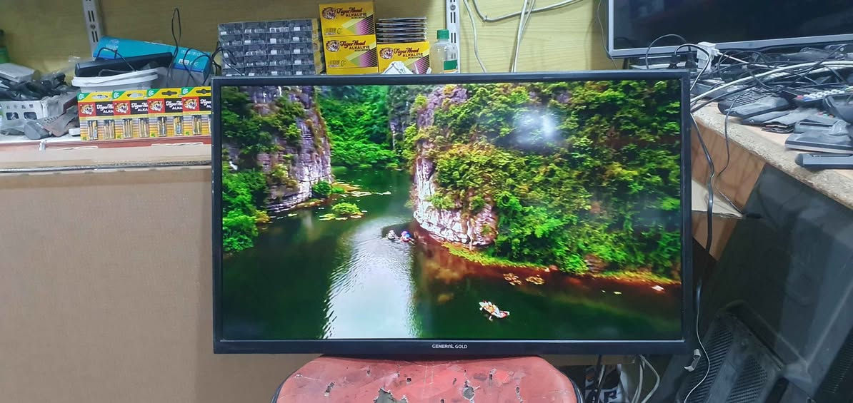 تەلەڤیزۆنی جەنەڕاڵ گۆڵد سمارتە قەبارە 32 خاوێنە
نرخی 55000 بێ مامەڵە لە هەولێرە پەیوەندی
بکە بە واتساپ و ڤایبەر *********** أربيل, العراق
