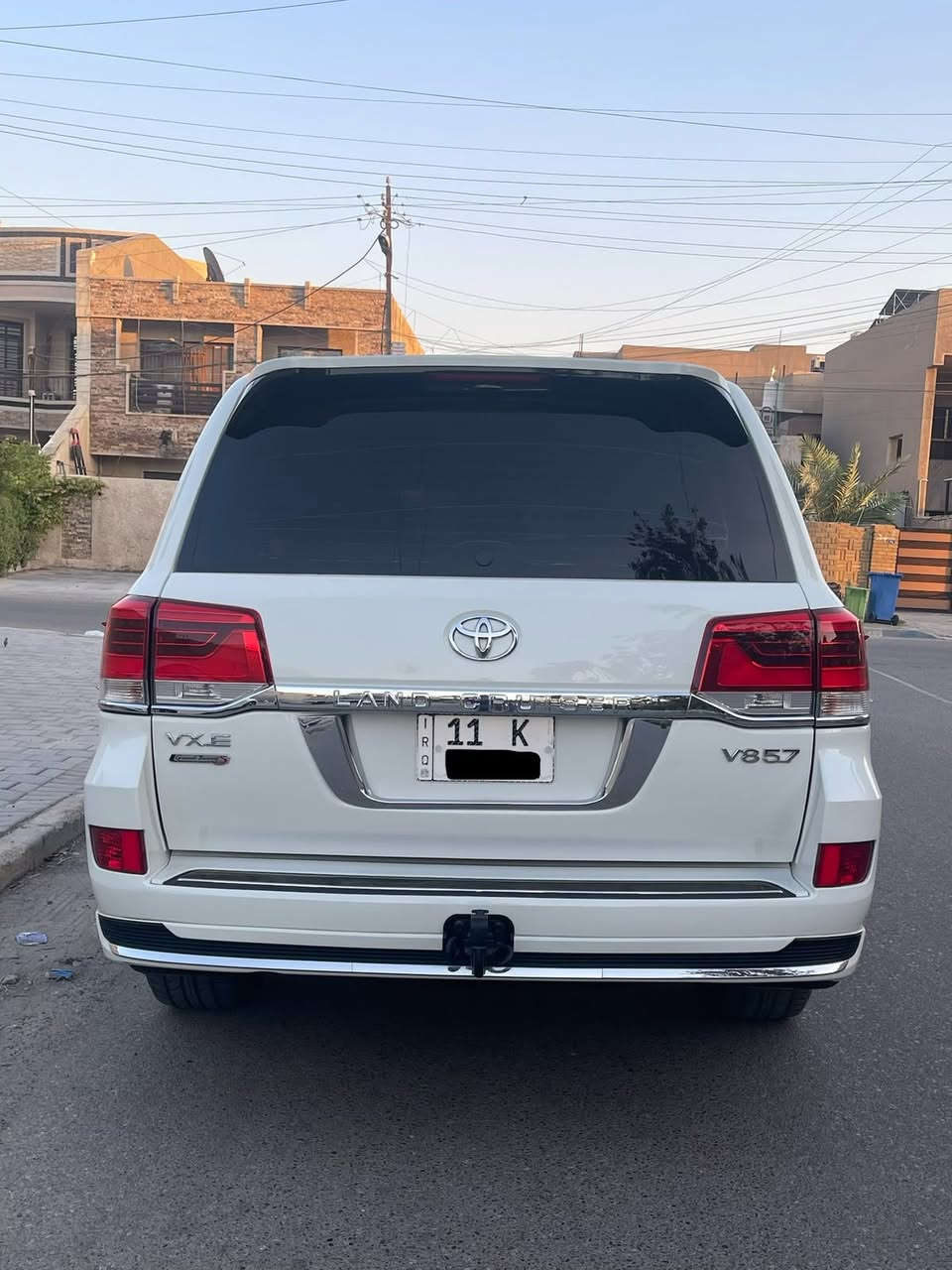 السلام عليكم لاندكروز موديل 2014  VXE V8 5.7 كاااااز محدثه 2021 السياره جاهزه مابيها نقص صدر تايرات باتريات تبريد ثلج ماشيه 110 الف رقم بغداد الجديد هزه جديده وبأسمي تحويل مباشر ملاحضه السياره محرك كاااز والسياره مصبوغه عااام مكان السياره بغداد ال كرخ حي الجامعة شارع الربيع السعر المطلووب 270 ورقه وبيها مجال شي بسيط للستفسار هاذا الرقم *********** ملاحضه السياره جانت درع ومرفوع  الدرع ب كامل اذا اكو مراوس عادي اراوس حسب القناعه شباب اني مسوي بيها سونار ومرفوق ويا الصور حته لا أتعبني ولا اتعبك وشكرأ
